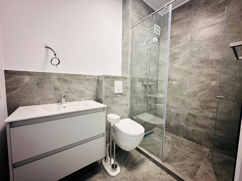 4 CAMERE | STRAULESTI | DAMAROAIA | PARCARE | PETROM  CITY | GENESIS |