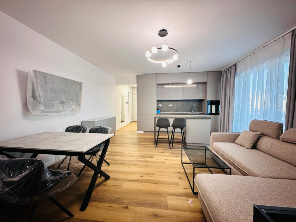 4 CAMERE | STRAULESTI | DAMAROAIA | PARCARE | PETROM  CITY | GENESIS |