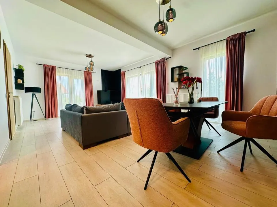DUPLEX ELEGANT | 6 CAMERE | CURTE DE 270 MP | PISCINĂ | OTOPENI - Otopeni - proprietate premium DOMUSS